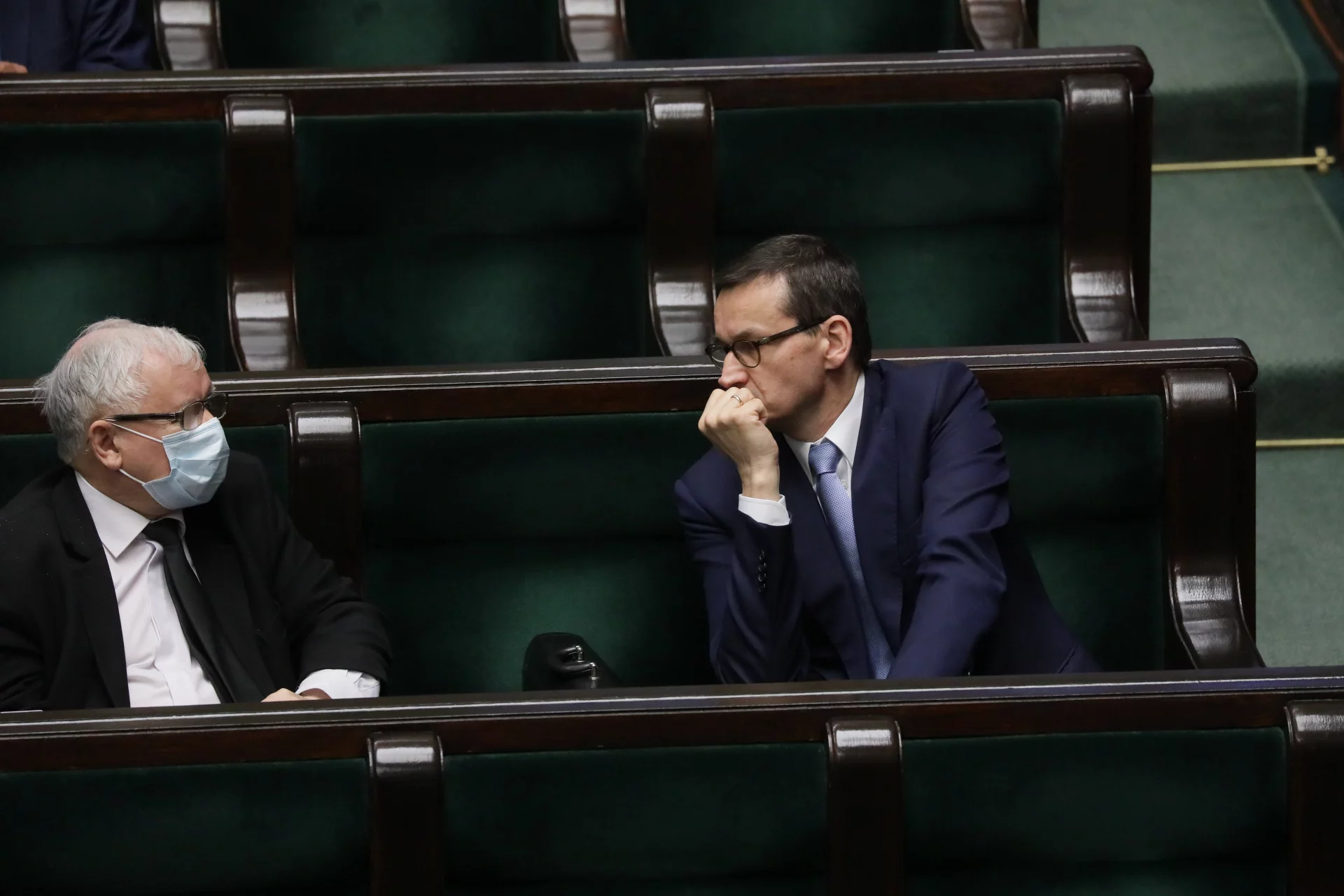 Premier Mateusz Morawiecki de facto przyznał, że mylił się, gdy już dwukrotnie ogłaszał "zwycięstwo nad epidemią" COVID-19.