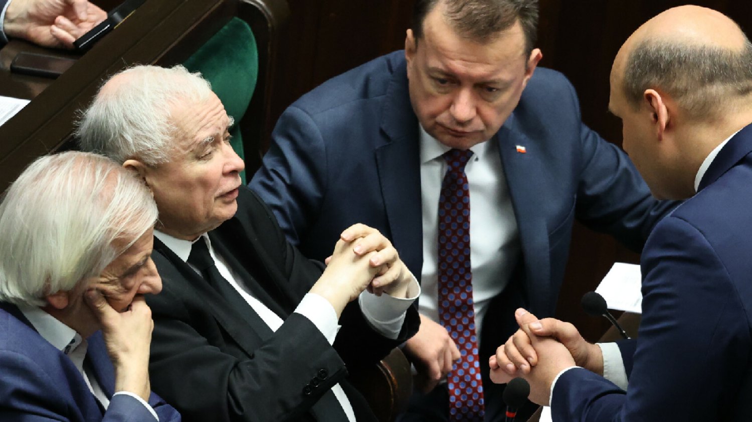 Sondaż – Jarosław Kaczyński i PiS bez szans na władzę nawet z Konfederacją.