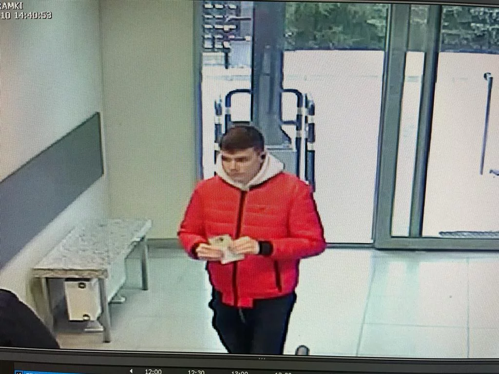 Dęblin. Trwają poszukiwania Konrada Świstka. Służby publikują nowe zdjęcia