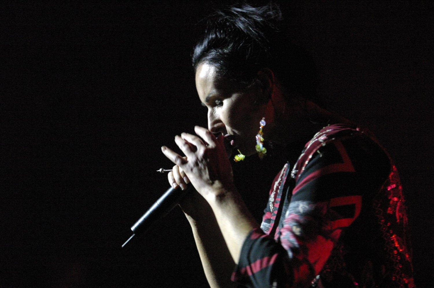 Kora (Olga Jackowska) w piosence "Zabawa w chowanego" z 2010 roku, opisującej wspomnienie z dzieciństwa, kiedy była ofiarą molestowania seksualnego przez księdza.