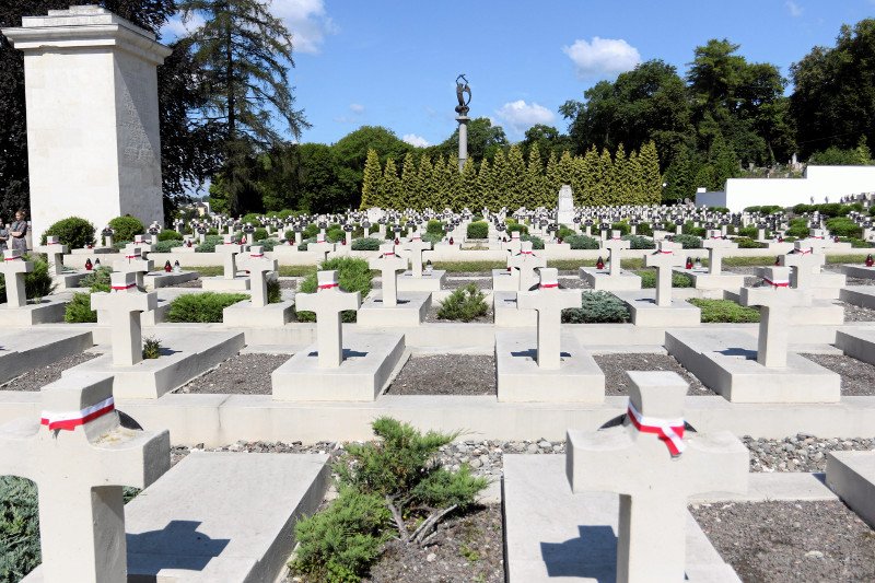 Na cmentarzu Orląt Lwowskich we wtorek doszło do wybuchu granatu.