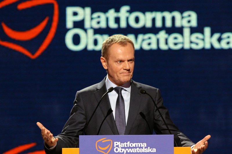 "Każdy, kto naraża bezpieczeństwo na przesadne ryzyko, powinien dostać od Polaków w tych wyborach jednoznaczne 'nie'" – mówił na konwencji PO w Sopocie premier Donald Tusk