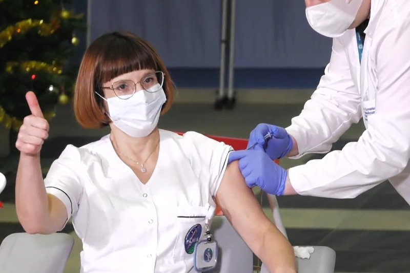 Szczepienie pierwszej osoby w Polsce odbyło się prawidłowo.