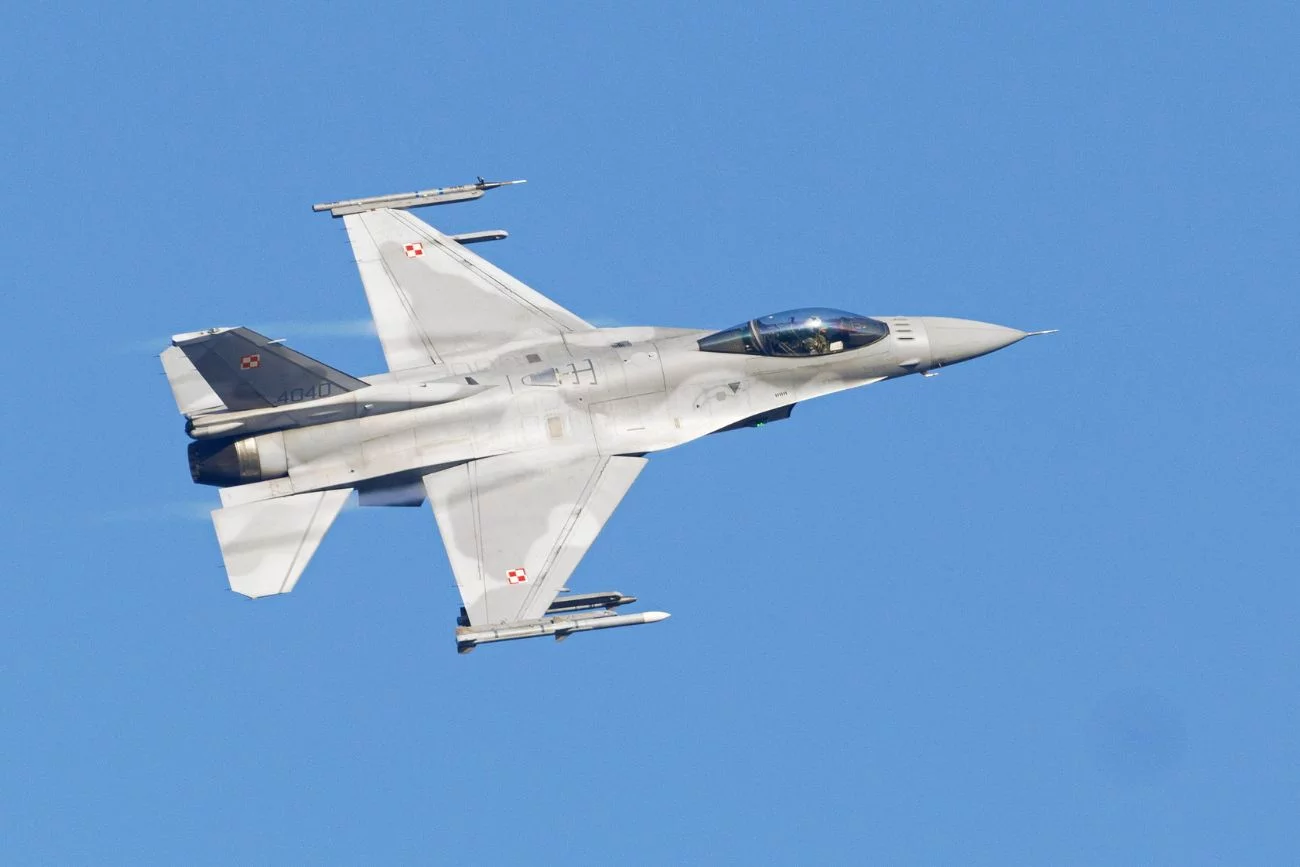 Myśliwiec F-16 należący do polskiego lotnictwa