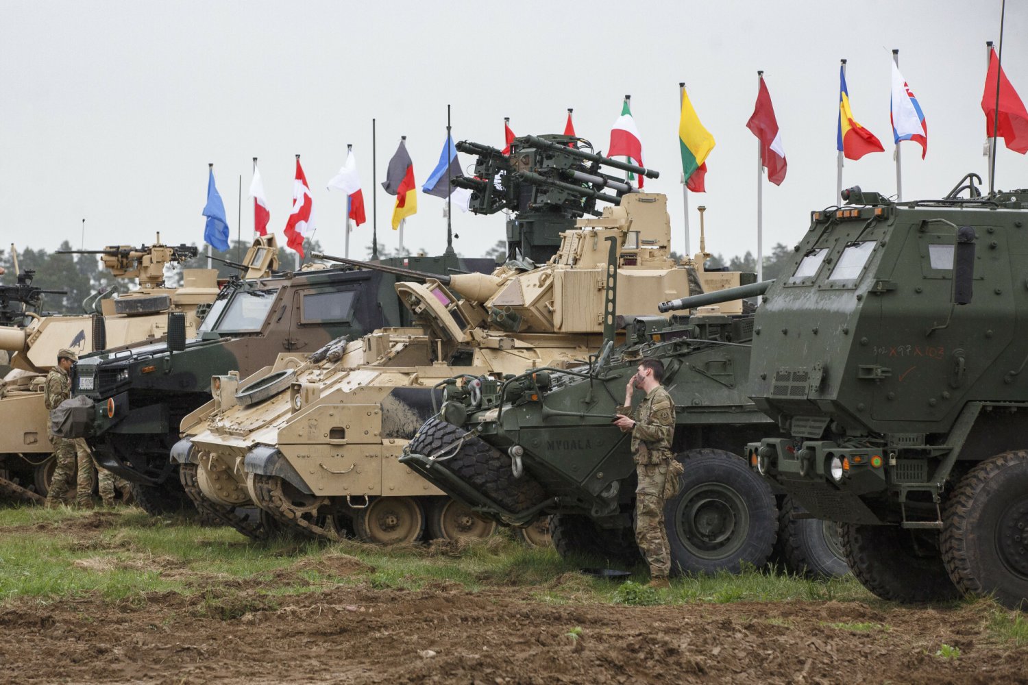 Doradca Trumpa chce zmian w NATO.