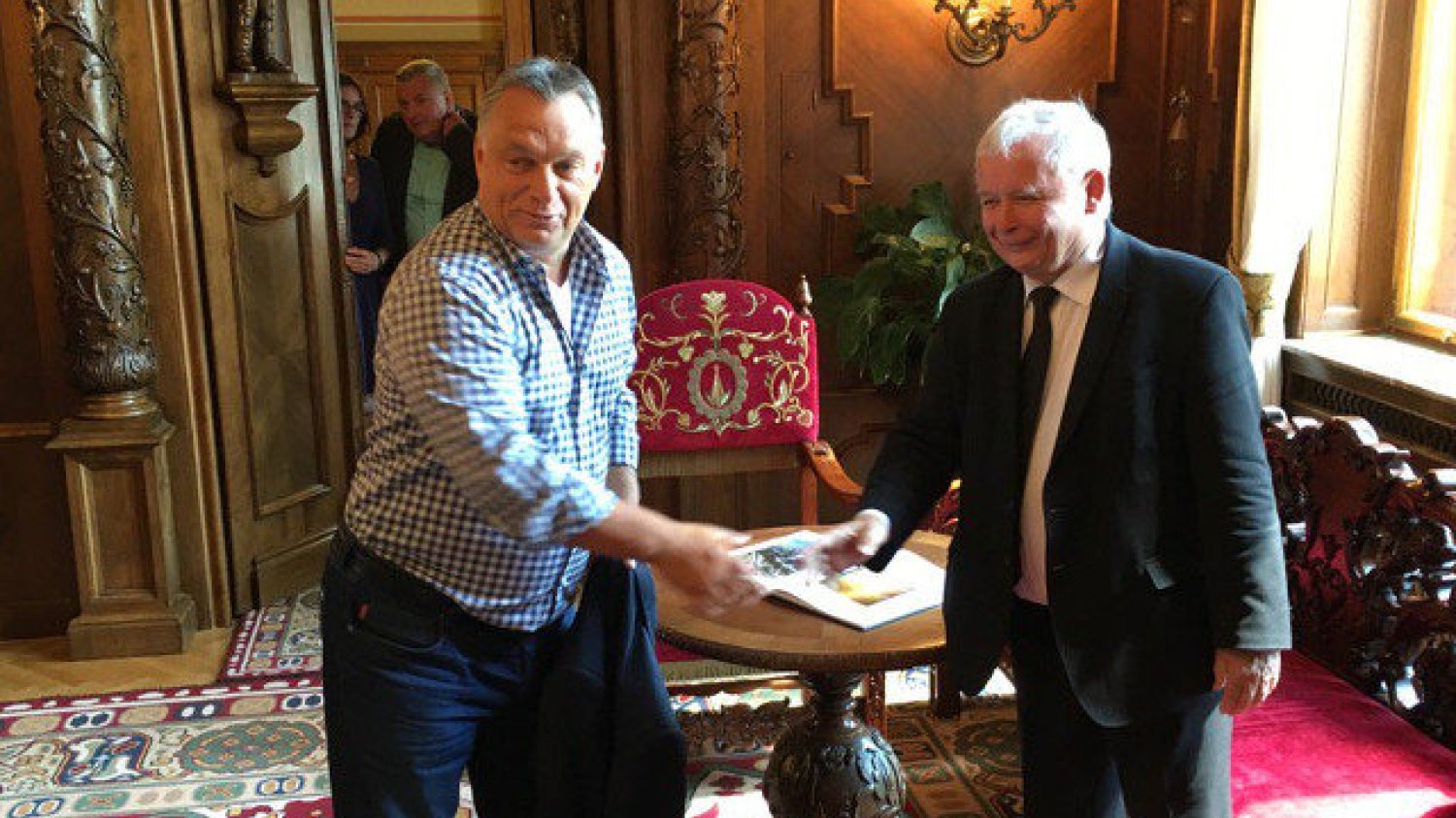 Polak, Węgier dwa bratanki? Węgry właśnie podpisały umowę na gaz z Rosją przypominając, że polityka to nie piękne hasła, lecz interesy.