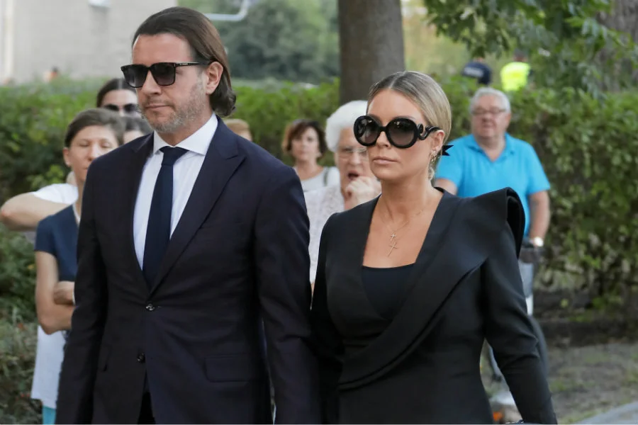 Małgorzata Rozenek przed pogrzebem Piotra Woźniaka-Staraka wrzuciła zdjęcie wypielęgnowanych paznokci.