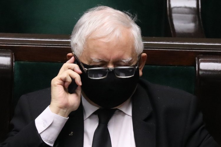 Według wyników najnowszego sondażu Zjednoczona Prawica traci poparcie.