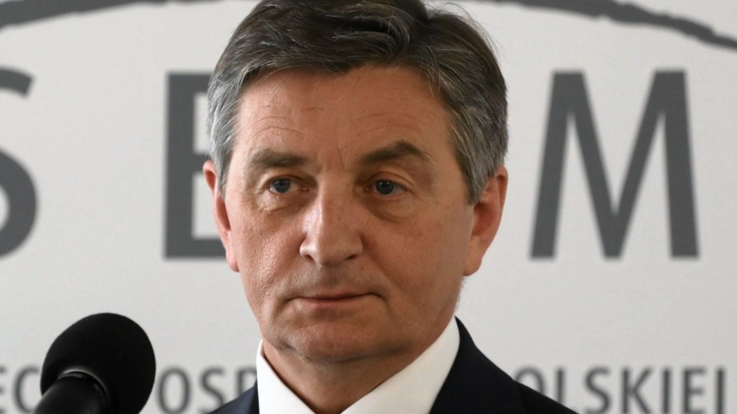Marszałek Sejmu latał ze swoją rodziną rządowymi samolotami.