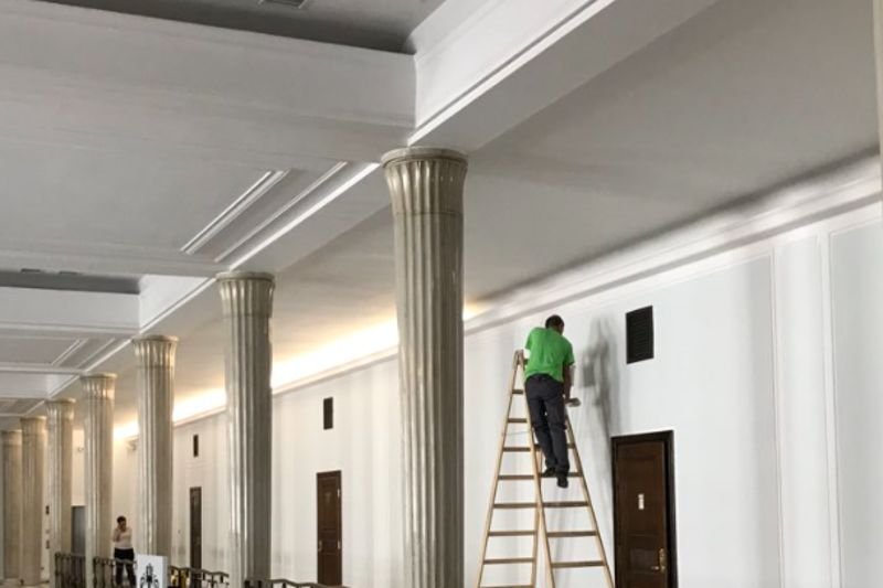 Posłanka PO pokazała zdjęcia prac remontowych i porządkowych w Sejmie. Z ich powodu wyproszono dziennikarzy we wtorek.