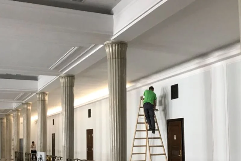 Posłanka PO pokazała zdjęcia prac remontowych i porządkowych w Sejmie. Z ich powodu wyproszono dziennikarzy we wtorek.