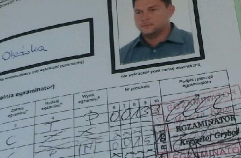 Prokuratura bada, czy poseł PiS Piotr Olszówka dał łapówkę za prawo jazdy