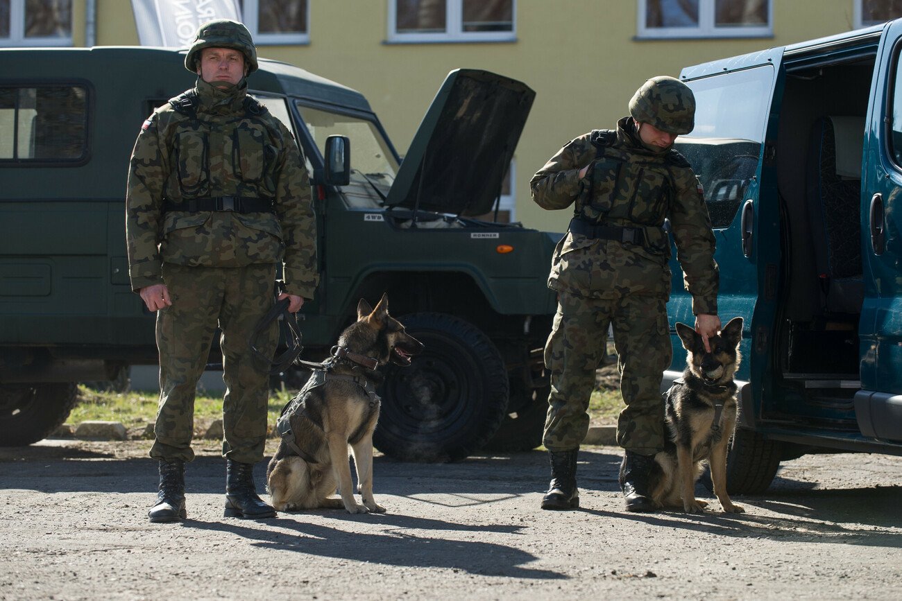 O godzinie 12:00 przy Rondzie Dmowskiego rozpoczął się Marsz Miliona Serc.