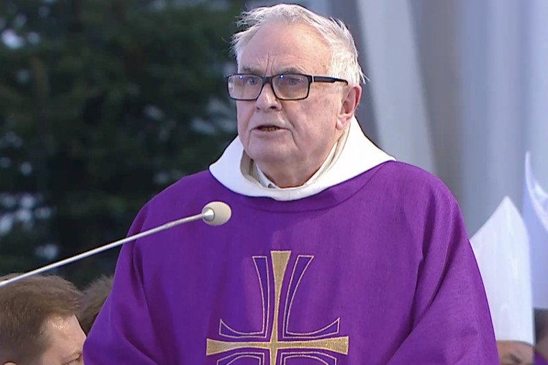 O. Ludwik Wiśniewski na pogrzebie Pawła Adamowicza wezwał do skończenia z nienawiścią. Dostał gromkie oklaski.