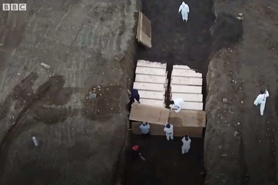 Liczba ofiar śmiertelnych koronawirusa przekroczyła 100 tysięcy. Choć epidemia koronawirusa w wielu krajach wyhamowuje, to jednak są i takie, gdzie wciąż chorych i ofiar jest coraz więcej.