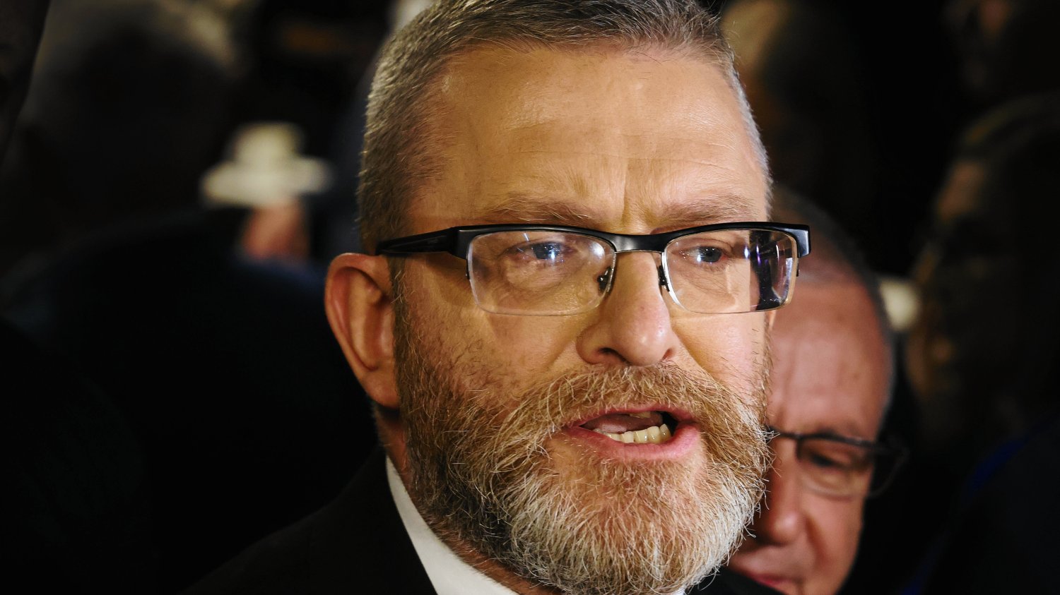 Remis KO i PiS w sondażu. Mocny debiut ugrupowania Grzegorza Brauna