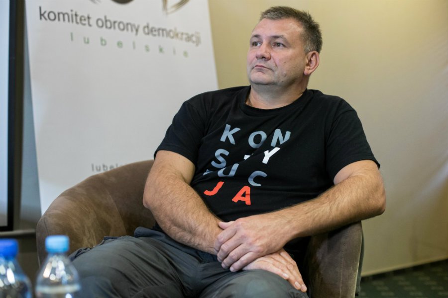 Waldemar Żurek zarzuca mobbing Dagmarze Pawełczyk-Woickiej. Twierdzi, że został przeniesiony wbrew swojej woli z wydzialu odwoławczego krakowskiego sądu okręgowego.