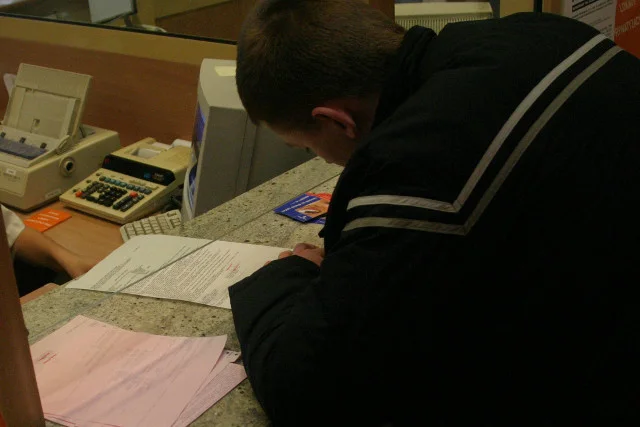 Maciej Samcik opisał historię klienta, który wprowadził korekty do przesłanego przez bank projektu umowy