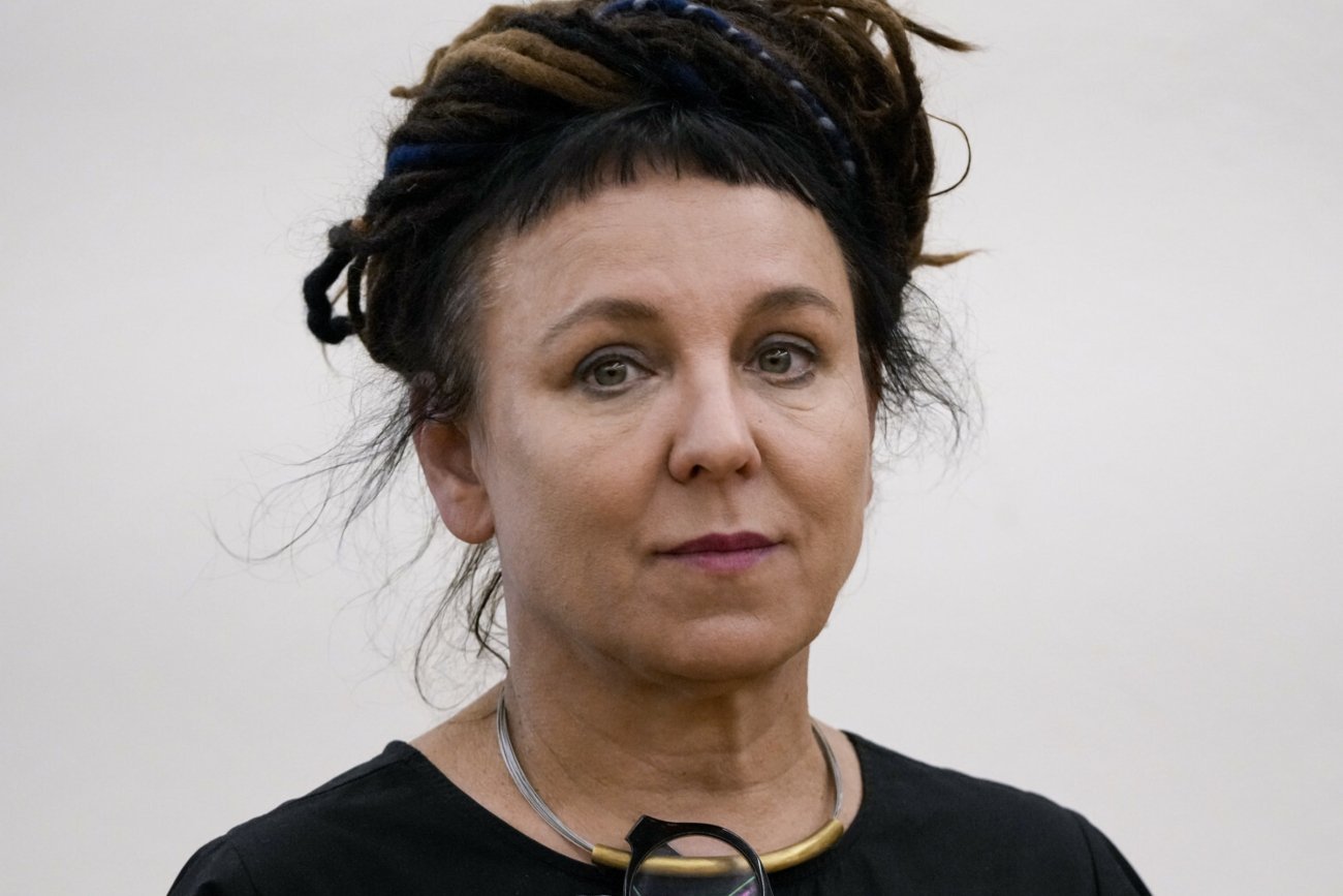 Olga Tokarczuk udzieliła wywiadu dziennikowi "The Guardian", w którym mówiła m.in. o "Zielonej granicy" Agnieszki Holland.