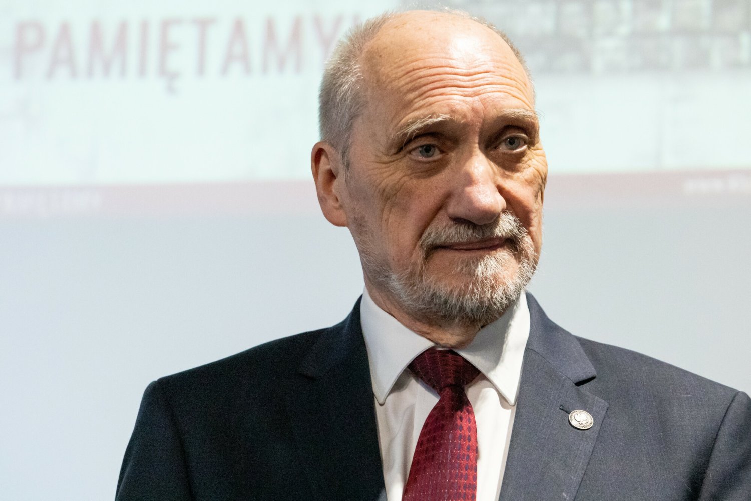 Ekspert nie zostawił suchej nitki na Macierewiczu.