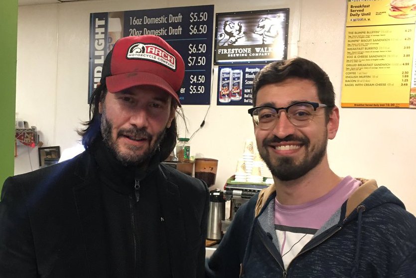 Pomimo statusu gwiazdy, Keanu Reeves pozostał zwyczajnym facetem, który pomaga potrzebującym