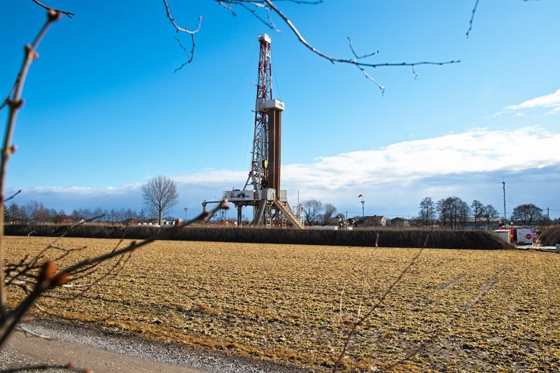 Parlament Europejski opowiada się za zaostrzeniem przepisów dot. poszukiwania złóż gazu łupkowego.