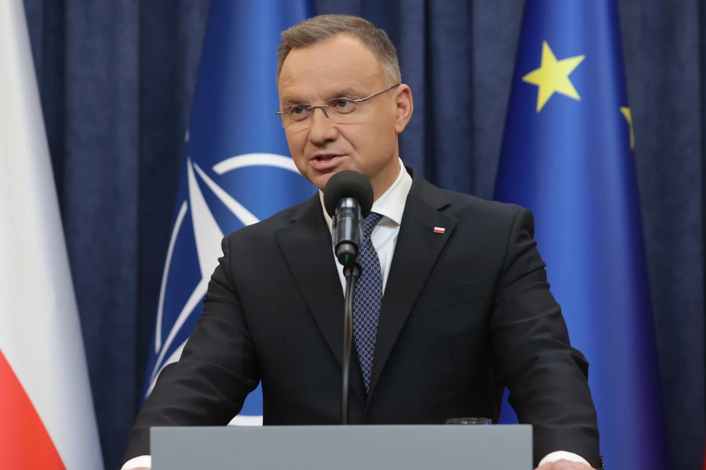 Duda zwleka ze wskazaniem premiera. Wiadomo, jaki jest powód.