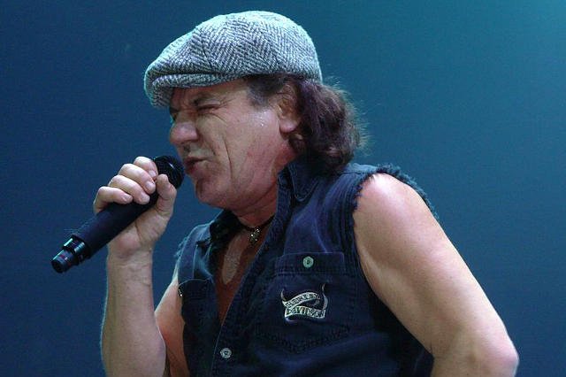 Brian Johnson traci słuch, ale profesor Skarżyński chce mu pomóc.