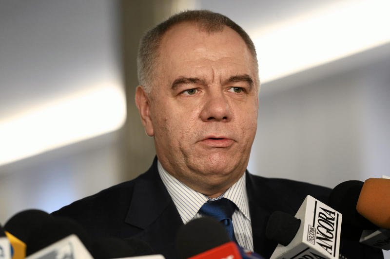 Jacek Sasin winą za "schamienie" w parlamencie obarcza Janusza Palikota.