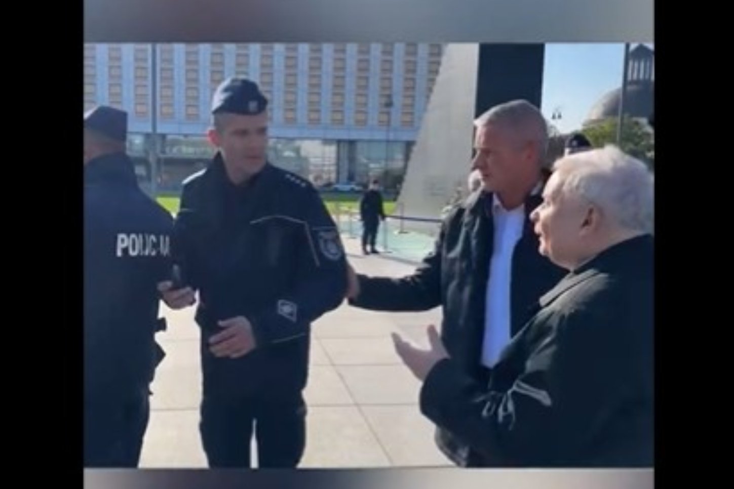 Kaczyński przedstawił się policji fałszywym stanowiskiem. Miał też żądanie.