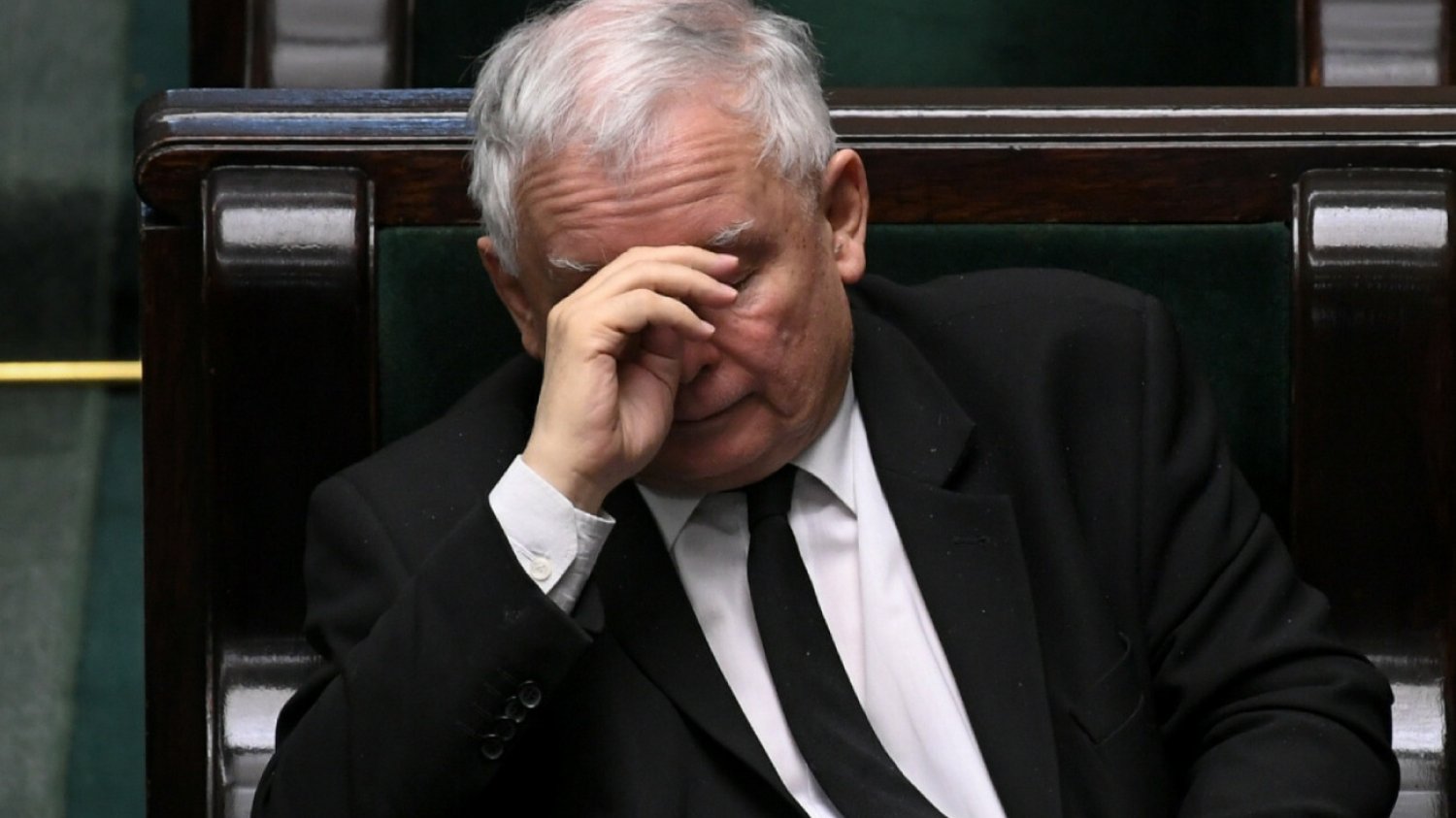 Nowy sondaż wskazuje, że PiS wygra wybory, ale nie utrzyma większości w nowym Sejmie.