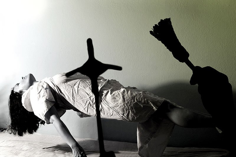 Czy osobom opętanym bardziej potrzebny jest lekarz, niż egzorcysta? A może egzorcyzm może pomóc niczym leczenie psychiatryczne?