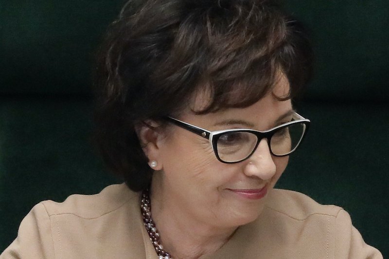 Elżbieta Witek (PiS) dostała ataku śmiechu gdy Sejm obradował o komisji ws. pedofilii. Teraz marszałek tłumaczy co ją tak rozbawiło.