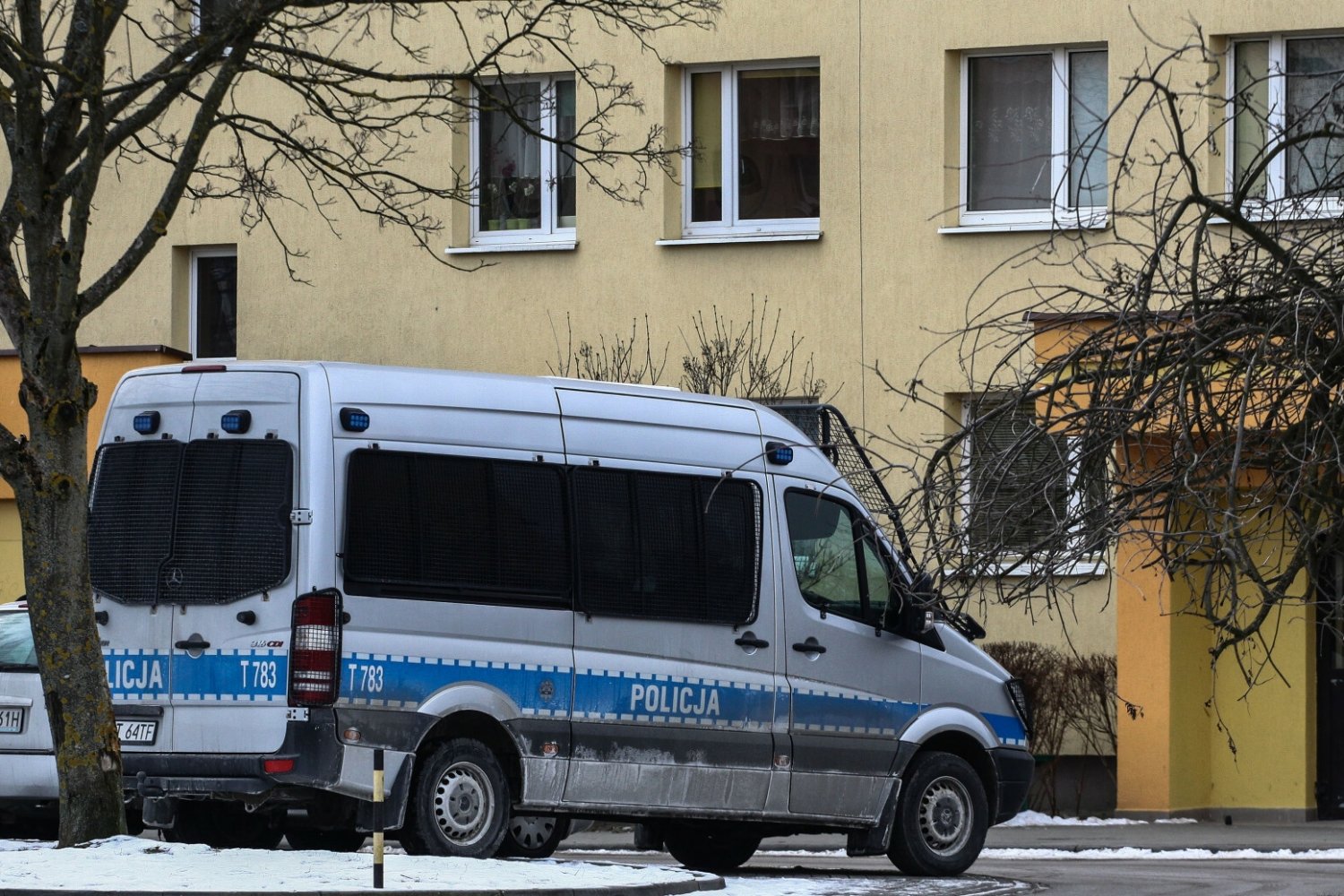 W bloku w Zielonej Górze odkryto zwłoki dwóch osób.