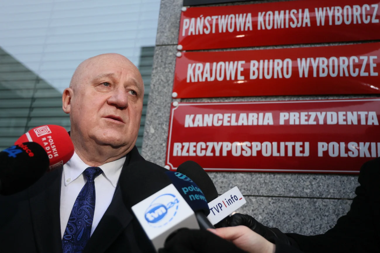 PKW odrzuca dwóch kandydatów na prezydenta. Powód tej decyzji jest szokujący PKW odrzuca dwóch kandydatów na prezydenta. Powodem podpisy zmarłych osób