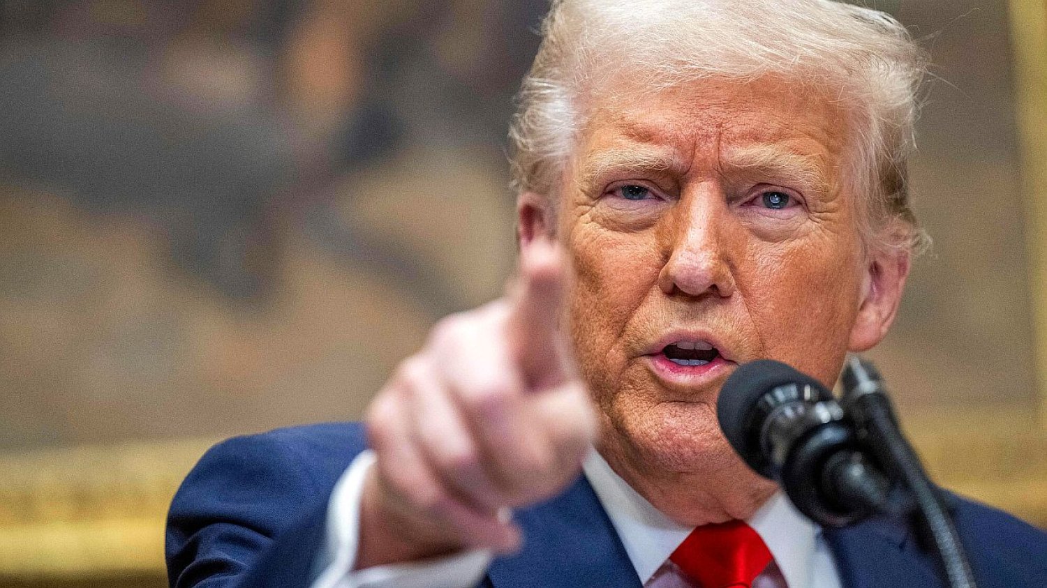 Trump potwierdza: koniec pomocy USA dla Ukrainy. Tak chce postawić Kijów pod ścianą Trump wstrzymał pomoc dla Ukrainy. Chce postawić Kijów pod ścianą