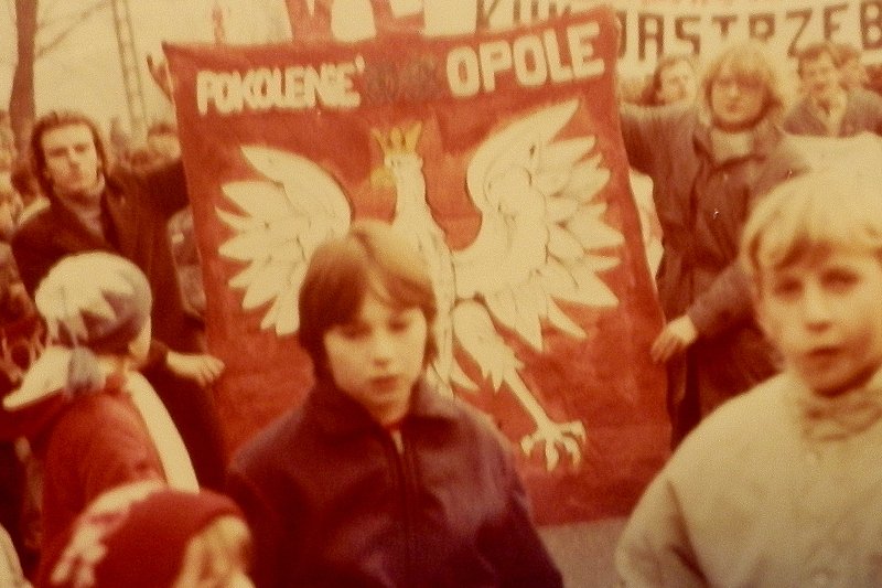 Jerzy Golczuk był najmłodszym więźniem politycznym w stanie wojennym. Teraz kolega z opozycji, broniąc posła Piotrowicza, napisał mu, że jest "pos*anym skur*ysynem".