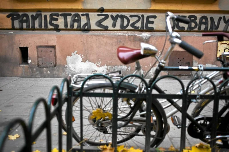 Określenie "żydowskie ścierwo" to satyra?
