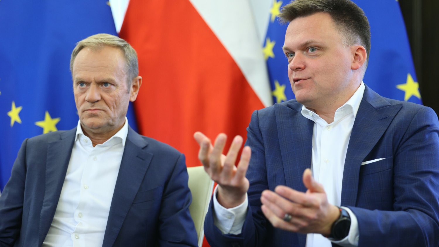 Nowy sondaż Research Partner to alarm dla opozycji. Donald Tusk i Szymon Hołownia w kontekście nowych sondaży.