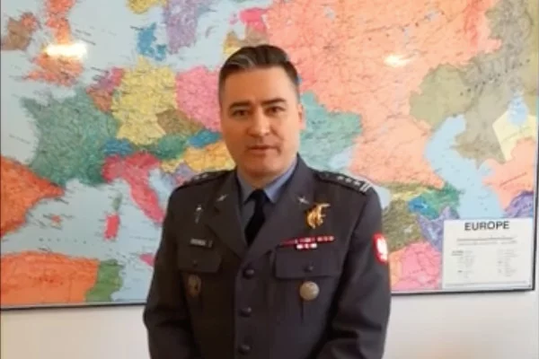 Płk nawig. dr hab. Bogdan Grenda był promotorem doktoratu Patryka Jakiego.