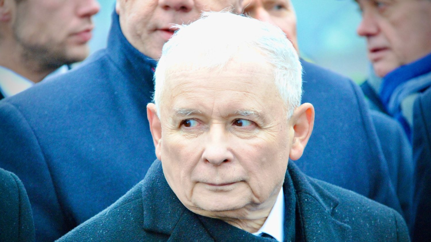 Policja z interwencją u Kaczyńskiego. "Ładunki wybuchowe w ogrodzie prezesa" Jarosław Kaczyński