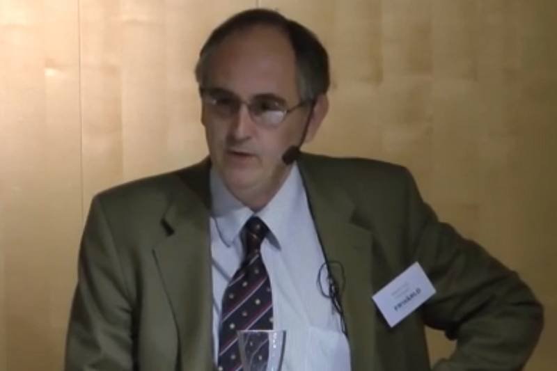 Edward Lucas uważa, że pokolenie "Solidarności" musi ustąpić miejsca młodszym politykom