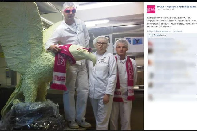 Czekoladowy orzeł przygotowany w ramach akcji "Orzeł może"	.