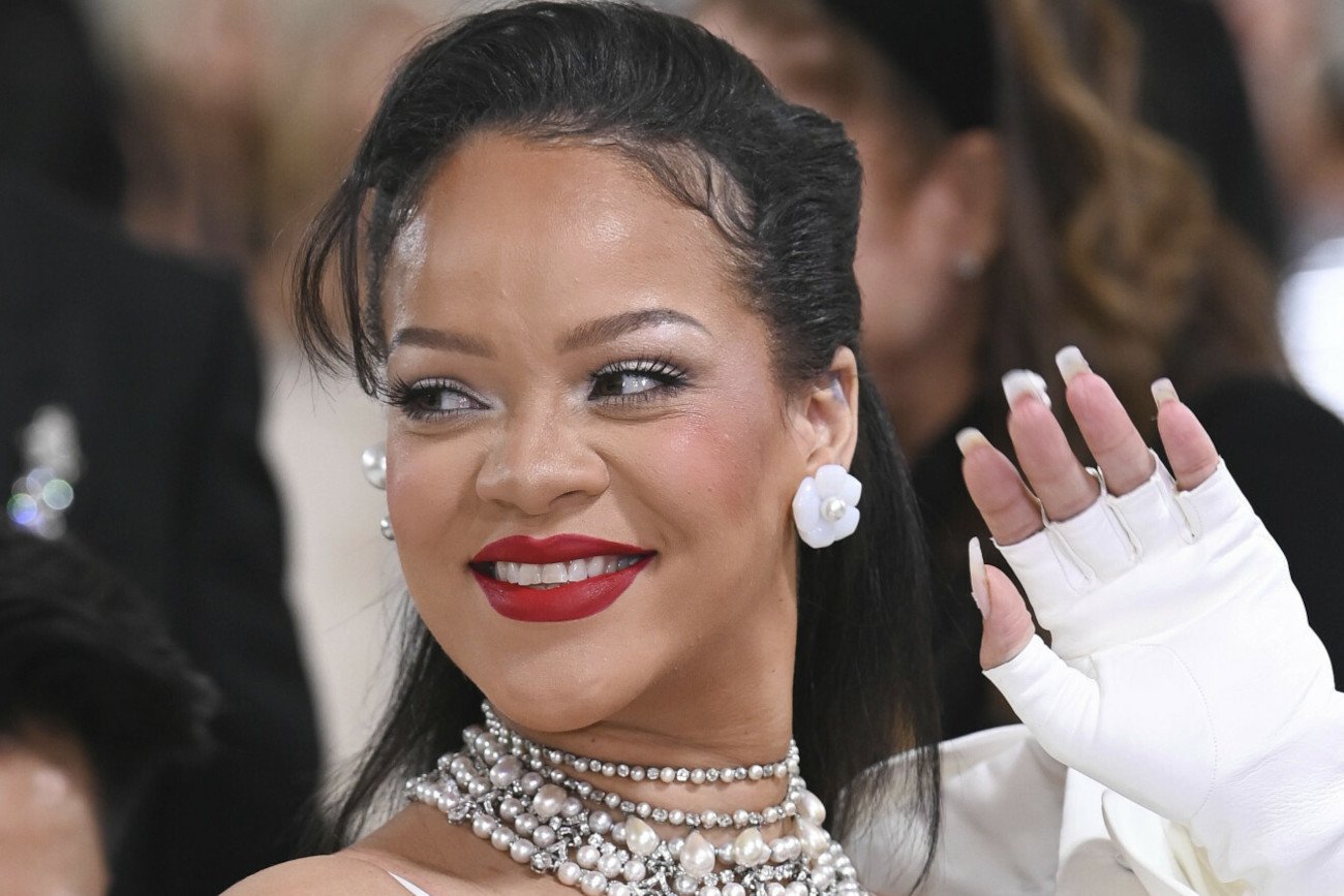 Rihanna pokazała wyjątkowe zdjęcia z sesji ciążowej.