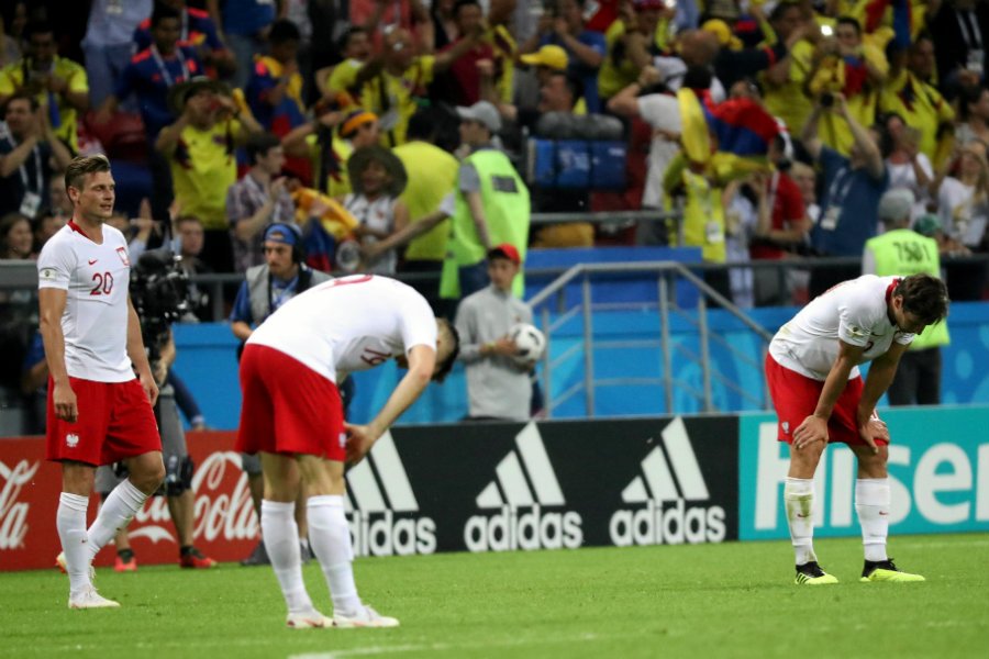 "Fakt" publikuje kolejne zdjęcia naszych piłkarzy w basenie hotelowym.