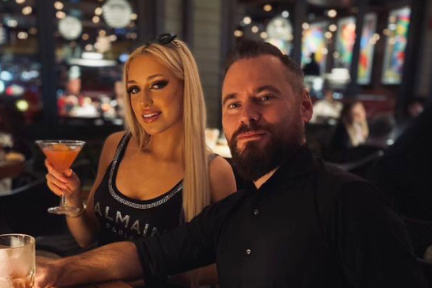 Krzysztof Stanowski pochwalił się zdjęciem z Caroline Derpienski. Fani są podzieleni.