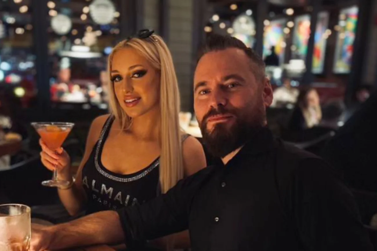 Krzysztof Stanowski pochwalił się zdjęciem z Caroline Derpienski. Fani są podzieleni.