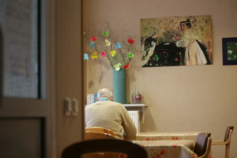 Pierwsze objawy alzheimera można pomylić z demencją starszą