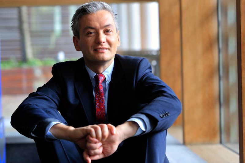 Biedroń cieszy się ogromną sympatią wśród Polaków.