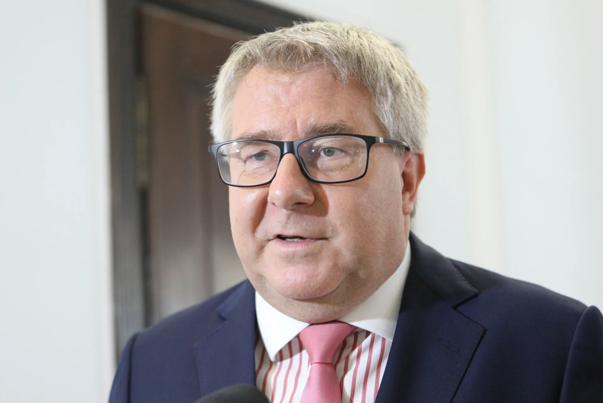 Ryszard Czarnecki chce być szefem PZPS, ale wciąż ciągnie się za nim afera z kilometrówkami